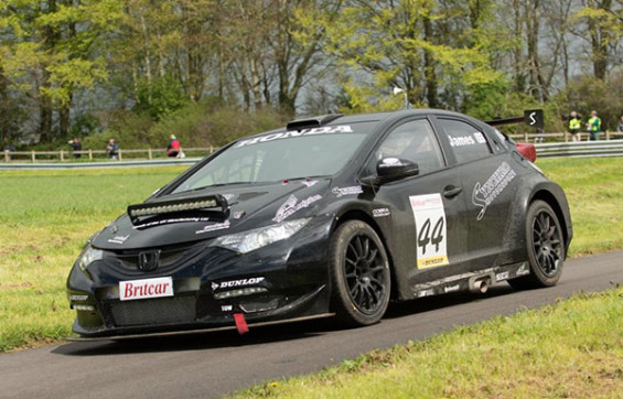 Matt-Neal-and-Alyn-James-at-the-Gurston-Down-Speed-Hillclimb