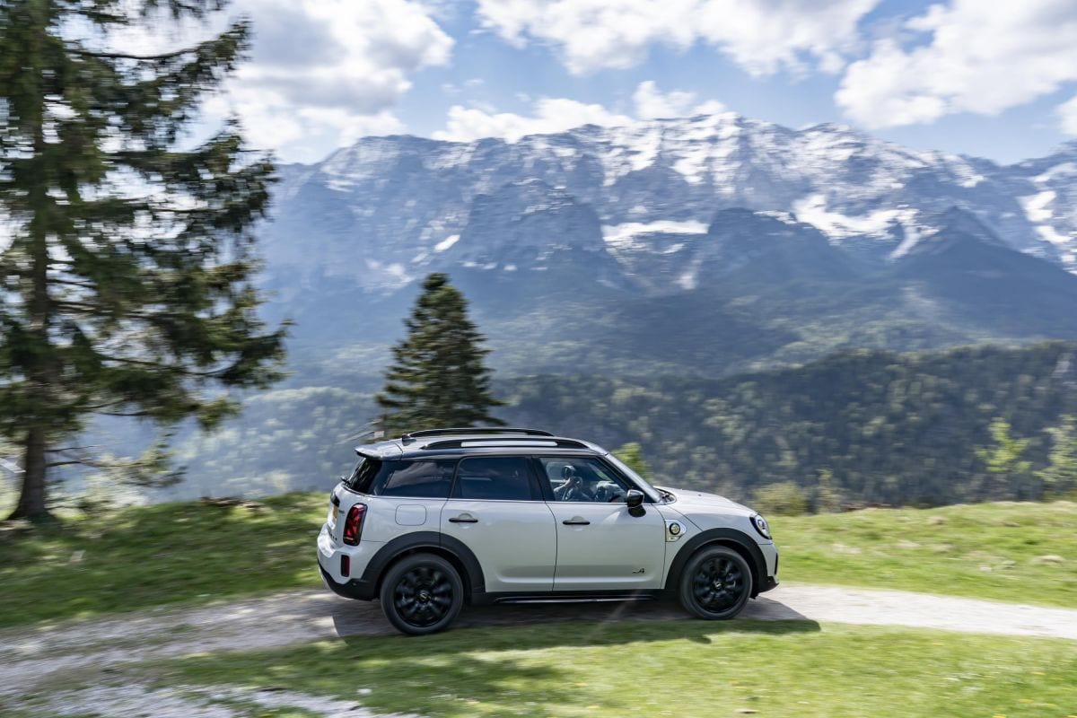 The new MINI Cooper SE Countryman ALL4