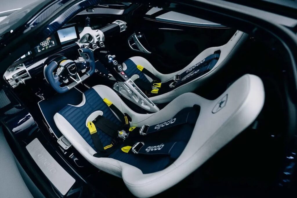 Apollo Evo Interior